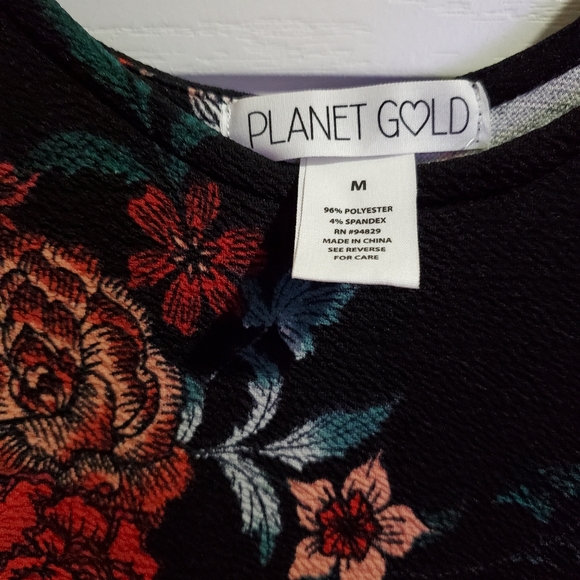 Dresses clothes - Picture 3 of 3